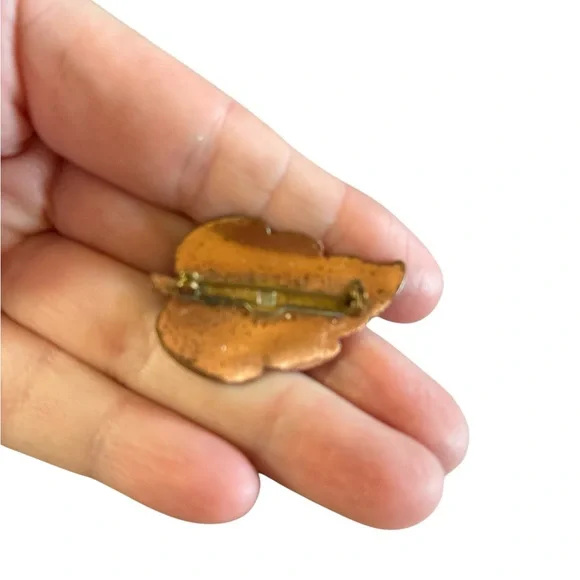 Red Leaf Enameled Copper Brooch - Picture 2 of 2